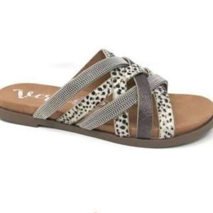 NWT VeryG Sandles 8 (Cream/Tan/Gold/Silver